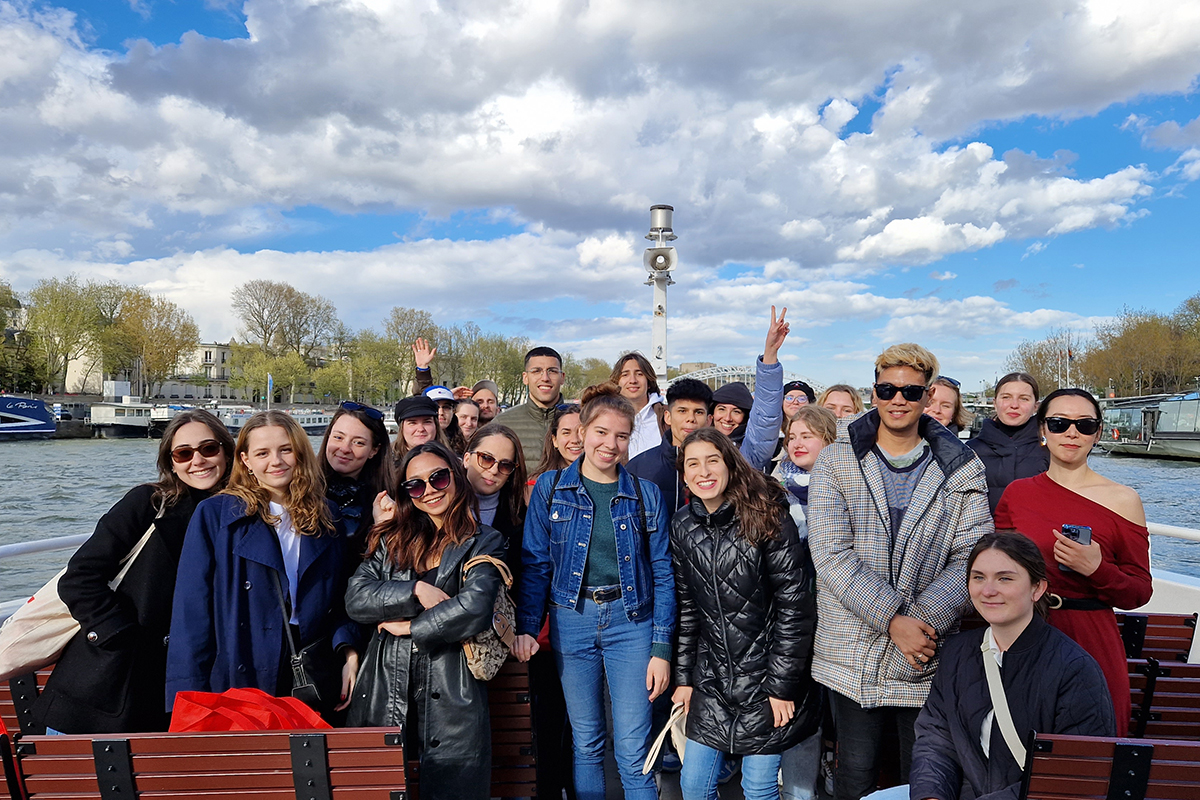 Croisière sur la Seine des étudiants internationaux de l'UPEC