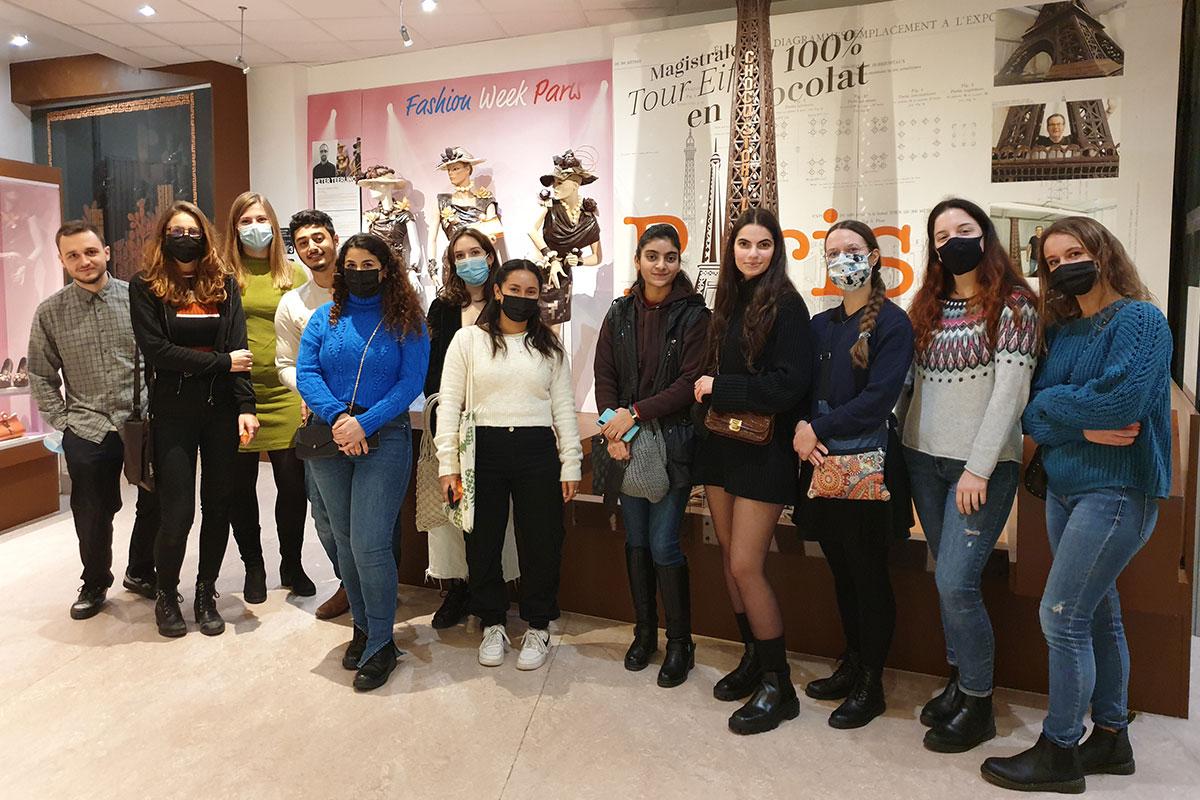 Etudiants internationaux au musée du chocolat