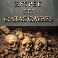 Le royaume du silence, plongée dans les catacombes de Paris - Article de Mathieu Imbert (Photo : searagen / Konstantin Kalishko)