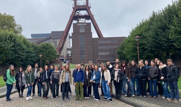 Groupe d'étudiants qui ont participé au programme E-city