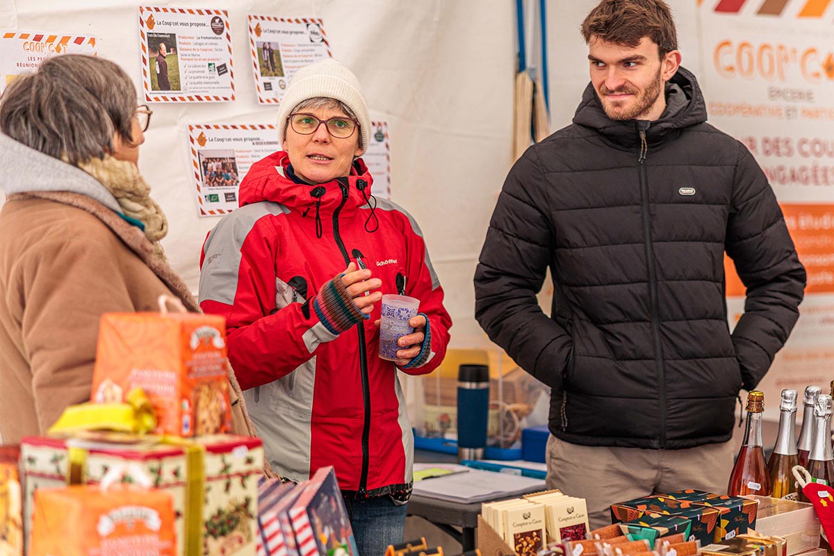 Marche-hiver-UPEC-retour-sur-stand-solidaire-associatif